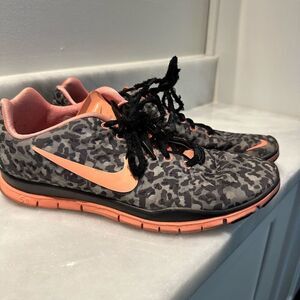 Nike Free Trainer Fit 3 Stealth Cheetah Print Athletic Sneakers Pink Gray Sz 10